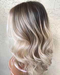 Ash Blonde Hair, Blonde Hair Inspiration, Balayage Hair Blonde, Blonde Hair Looks, Blonde Hair With Highlights, Penteado Cabelo Curto, Brown Blonde Hair, Hair Color Balayage, Balayage Highlights