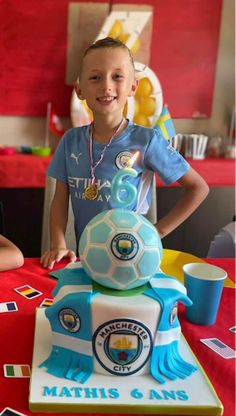 Football, Birthday cake Delicious Cake, Football Player, Yummy Cakes, Football Players, Too Cute