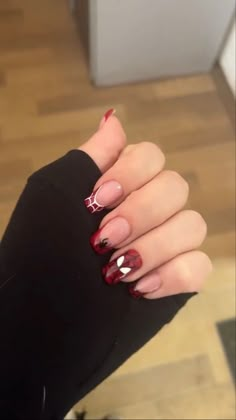 Acrylic Spiderman Nails, Nail Ideas Short Spiderman, Nail Art Designs Spiderman, Square Spiderman Nails, Gel Nails Spiderman, Nails Inspiration Spiderman, Spiderman Gel Nails, Short Acrylic Nails Spiderman, Cute Spiderman Nails