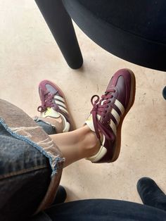 Burgundy Adidas, Diy Group Halloween Costumes, Samba Adidas, Miu Miu Glasses, Wishlist 2024, Sneakers Adidas, Shoe Inspo, Adidas Outfit, Year 2024