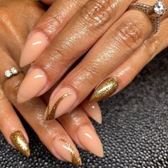 3,393 Likes, 32 Comments - Studio SIXTY12 (@studiossixty12) on Instagram Acrylic Nail Art Ideas, Nail Polish Ideas, Nail Summer, Nails Elegant, Trendy Nail Designs, Pretty Nail Colors, Sassy Nails, Nails Nude, Nude Nail