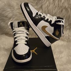 Back To School!! Brand New!!!! Gold, Black And White Jordan 1 Retro!!! Same Day Shipping! Black Gold Shoes, White Jordan 1, Black And White Jordans, Black And Gold Shoes, Shoes Jordan 1, Jordans 1, Nike Shoes Women Fashion, Sneakers Jordans