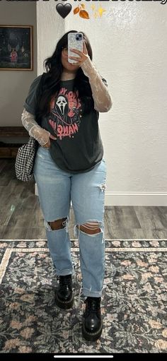 Curvy Grunge Outfits 90s, Welcome To Rockville Outfit, Alternative Casual Outfit, Grunge Outfits Mid Size, Plus Size Grunge Outfits 90s, Chubby Grunge Outfits, Curvy Grunge Outfits, Edgy Outfits Plus Size, Doc Fits