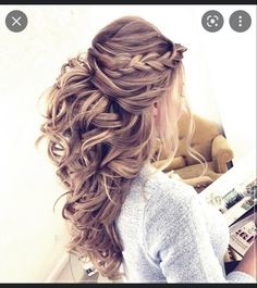 Half Up Prom Hair, Up Prom Hair, Easy Formal Hairstyles, Down Hairstyles For Long Hair, Hairstyle Curly, Wedding Hair Ideas, Bridal Hair Makeup, Super Hair