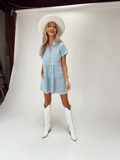 Chic Light Wash Mini Dress For Day Out, Denim Dress Cowboy Boots, Denim Dress With Cowboy Boots, Cream Cowboy Boots Outfit, Denim Dress With Boots, Cowgirl Boots And Dress Outfit, Texas Summer Outfits, Denim Dress Outfit Summer, Cowboy Boots Outfit Summer