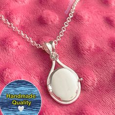 This H2o Locket Is A Mini Version Based On The Tv Series. It Is Brand New And Available In Also Red And Blue. Please Note It Does Not Open. H20 Necklace, Cleo H2o Necklace, H2o Mermaids Necklace, Shell Locket Necklace, H20 Lockets, H2o Locket, H2o Just Add Water Locket, H2o Just Add Water, Grandma Necklace