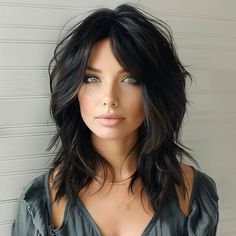 Razored Haircuts Medium, Medium Haircuts For Women 2024, Edgy Shaggy Hair, 40 Yo Hairstyles, Edgy Mom Haircut, Face Slim Hairstyles, Mom Cut Thick Hair, Edgy Medium Length Hair, Black Dyed Hair