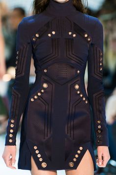 Thierry Mugler at Paris Fall 2015 (Details)                                                                                                                                                                                 More Rocker Girl, Cyberpunk Fashion, Elegante Casual, Futuristic Fashion, Thierry Mugler, Future Fashion, Long Sleeve Turtleneck, Fashion Seasons, Fantasy Fashion