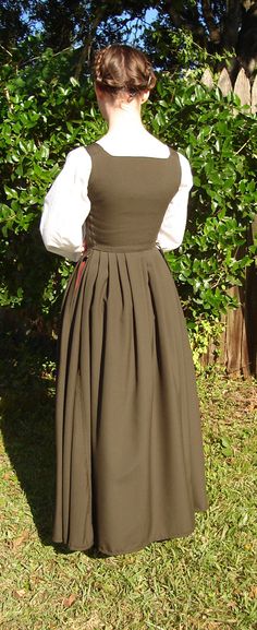 Kirtle Dress, Fitted Historical Prairie Dress For Spring, Medieval Apron Dress, Peasant Dresses For Larp, Fitted Historical Prairie Dress For Daywear, Medieval Kirtle, Tudor Dress Peasant, Peasant Clothing, 17th Century Clothing