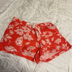 Fun Coral And Off-White Gap Pull-On Shorts Sz L. Ready For Vacation Or Just Hanging Around! These Are Nwot-Never Worn Because Someone In My House Has A Shopping Problem. (Someone Is Me. ). Red Summer Bottoms For Vacation, Gap Cotton Pajama Shorts Casual Style, Gap Cotton Casual Pajama Shorts, Gap Casual Cotton Pajama Shorts, Casual Cotton Pajama Shorts By Gap, Gap Summer Shorts With Elastic Waistband, Casual Gap Pajama Shorts, Casual Loungewear Shorts By Gap, Red Floral Print Beach Shorts