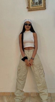 Tupac Outfits, Pants Outfit Ideas For Women, Cargo Pants Outfit Ideas, Stylish Cargo Pants, Stile Kendall Jenner, Pants Outfit Ideas, 90’s Outfits, 2000s Outfit, Outfits 2000s