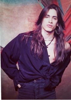 Wedding Hairstyles With Bangs, With Bangs Hairstyle, Hairstyle Natural Hair, Metalhead Guy, Tutorial Hairstyles, Nuno Bettencourt, Trending Hair, Rockstar Aesthetic, Mötley Crüe