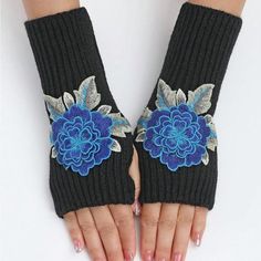 Mind-blowing Stylish Hand Knitting Crochet Bracelet Flowers Patterns Diy Projects Trendy Crochet Embroidery Gloves, Rainbow Mittens, Flower Gloves, Crochet Gloves Free Pattern, Floral Gloves, Bracelet Flower, Gloves Pattern, Wrist Bracelet, Short Women Fashion