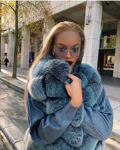 Coat Aesthetic, Sunglasses For Your Face Shape, Black Fur Coat, Bad Girls Club, Diy Jacket, Black Femininity, Stylish Glasses, Fall Winter Wardrobe