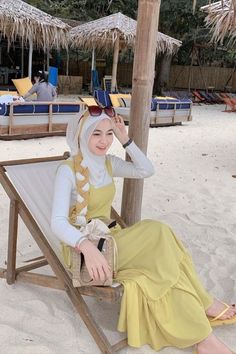 Beach Outfit Hijab Style, Dress Outer, Summer Poses, Casual Hijab Outfit, Holiday Outfits, Hijab Fashion