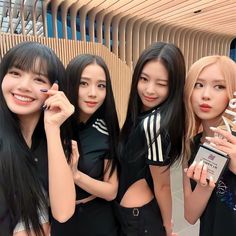 K Pop Pictures Black Pink, Blackpink Selfie, Blackpink Cute, Blackpink Memes