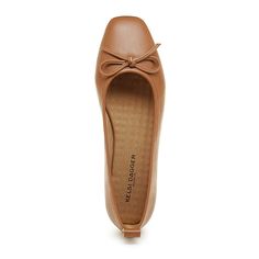 Ballet flats are a timeless classic that never goes out of style. Frankie in gingerbread will be your new go to flat with a delicate bow tied at the toe, nappa leather upper and a cushioned footbed for all day comfort. Pair with cropped jeans, a white tee and sweater and you are ready for whatever the day brings. Nappa leather upper in gingerbread Insole: Canvas with light padding Lining material: Canvas Outsole: Synthetic Style type: Slip-on ballerina Heel material: Rubber Heel height: 0.25 inc Tan Ballet Flats, Ballerina Heels, Tan Flats, Ballerina Flats, Ballet Flat, Rubber Heels, White Tee, Nappa Leather, Timeless Classic