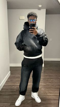 Ny Streetwear Men, Men’s Outfit Inspo Fall, Black Essentials Hoodie Outfit, Essentials Hoodie Outfit Men, Black Tracksuit Outfit, Hoddies Outfits Men, Tuff Outfits, Edgy Outfits Men