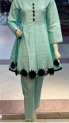 Jhabla Style Frock, Kapda Design New, Sleves Desine Kurti, Simple Frock Design, Designer Kurti Patterns, Womens Trendy Dresses, Stylish Short Dresses