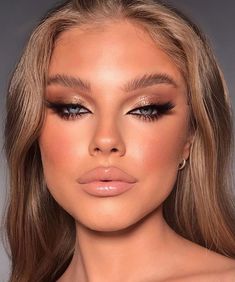 (ad) Find your next perfect look with these eye makeup tips that can take you from pre-work coffee to last call. Birthday Makeup Looks, Ball Makeup, Make Up Designs, Natural Prom Makeup, Going Out Makeup