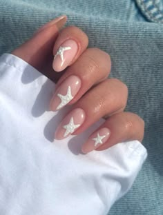 Your daily dose of the most viral beach nails from the biggest nail gurus! Find #summer 2024 nail inspo for the cutest summer nails, featuring ocean nails, vacation nails, beach nails, and tropical nails! #nails inspo #summernails Florida Nails Simple, Costa Rica Inspired Nails, Beachie Nails, Ocean Beach Nails, Nail Ideas Tropical, White Beachy Nails, Nails For Bahamas Vacation, Nails For The Bahamas, Nails For Cabo Vacation