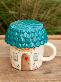 Cottage Mug With Lid - Cup Of Cozy-view 1 Lid Ceramic, Cute Cottage, Gift Business, Mug With Lid, Hand Molding, Little Cottage, Natural Life, Cozy Cottage, Pottery Painting