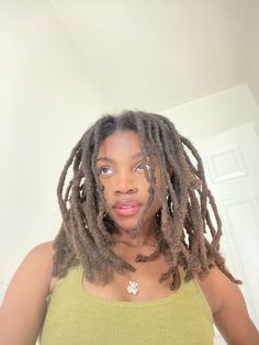 Locs Hairstyles Brown, Black Locs With Brown Highlights, Brown And Black Locs, Brown Dreadlocks Black Women, Black Girls With Locs Aesthetic, Dreadlocks