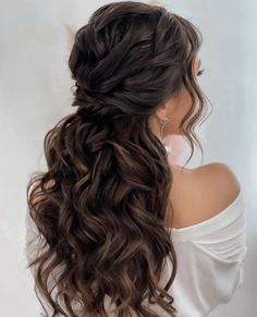 Hairstyles For Bridesmaids Down Curls, Bridesmaid Hair Curly Natural Half Up, Wedding Hairstyles Brown Hair With Veil, Curly Half Updos For Long Hair, Wedding Day Hair Half Up, Maid Of Honor Hairstyles For Long Hair Half Up, Long Brown Hair Wedding Hairstyles, Maggie Curls, Dark Brown Wedding Hair