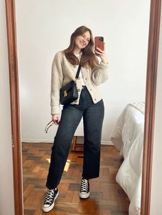 Chucks Work Outfit, Straight Ankle Jeans Outfit, Jeans Office Outfit, All Star Outfit, Formal Attire For Women, Job Clothes, Ny Outfits, Simple Style Outfits, Best Winter Outfits