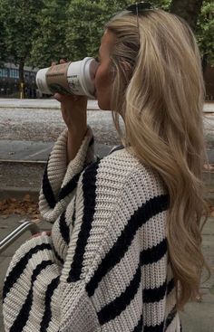 Aesthetic Hair Photos, Good Hair Aesthetic, Brunette Instagram Pictures, Classy Girl Aesthetic Outfit, Blonde Styled Hair, How To Take Good Pictures For Instagram, Blonde Hair Inspiration Long, Winter Hair Ideas, Aesthetic Hair Styles