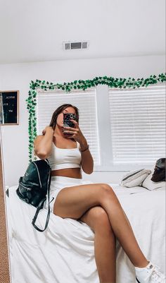 Girl in white tank top and white tennis skirt taking a mirror selfie with small black bag on bed White Tennis Skirt Outfit, Tennis Skirt Outfit, White Tennis Skirt, Picture Inspiration, Small Backpack, Skirt Outfit, Tennis Skirt, Inspirational Pictures, Skirt Outfits