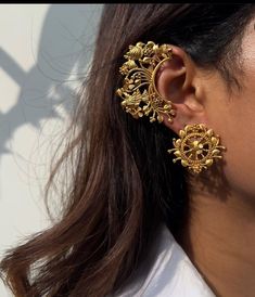 Modern Indian Jewelry, Gold Jewelry Prom, Jewellery Makeup, Indian Fits, Diy Jewelry Set, Nigerian Recipes, Jewelry Prom, Jewelry Knowledge, Kundan Jewellery Set