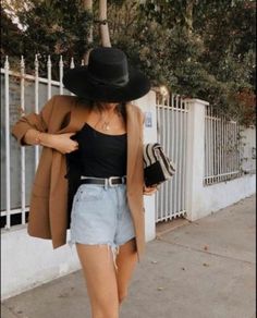 Spring Outfit Women, Outfits Primavera, Blazer Outfits For Women, Chic Summer Outfits, Kendall Jenner Outfits, Outfit Aesthetic, Hippie Outfits, Travel Hacks