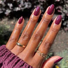 Fall Nails African American, Autumn Nails Dark Skin, Oval Nails Black Women, Fall Nails For Dark Skin, Black Skin Nails, Short Nails Dark Skin, Autumn Color Nails, Nail Influencer, Nail Esthetics