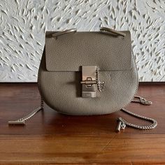 Size: W15 H13 D6cm Strap L107cm W6" H5.25" D2.5" Strap L42.25" Colorgray Leather: Calfskin Accessory: Dust Bag, Id Card Condition: Very Good Crossbody Bag & Shoulder Bag Cloe Handbag, Chloe Handbags, Chloe Bag, Mini Shoulder Bag, Chloe Drew, Bag Shoulder, Grey Leather, Calf Skin, Chloe