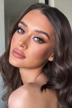 Wedding Bridesmaid Makeup Brown Eyes, Chic Makeup Looks Classy, Makeup For Wedding Guest Classy, Wedding Guest Makeup Brown Eyes, Bridesmaid Hair And Makeup, Bride Makeup Brown Eyes, Makeup For Brunettes, Summer Wedding Makeup