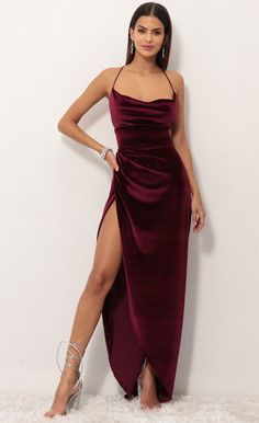 Lovely Velvet Luxe Maxi Dress in Wine | LUCY IN THE SKY Cocktail Party Outfit, Velvet Slip Dress, Long Red Dress, Velvet Maxi Dress, Burgundy Velvet, Elegante Casual, Prom Outfits, Long Prom Dress, Dress Cuts