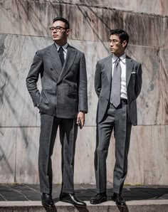 Flannel Suit Men, Manager Outfit Men, Grey Suit Combinations, Men Suit Outfit, James Bond Outfits, Bond Outfits, Business Casual Attire For Men, Grey Suit Men, Instagram Man