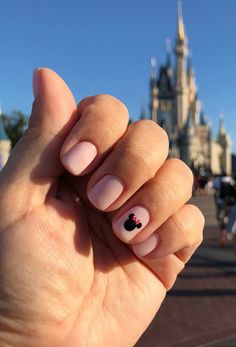 27+ Disney Nails That Are Pure *Magic* (simple, cute, classy) White Nails With Disney Design, Subtle Minnie Mouse Nails, Short Gel Nails Disney, Disney October Nails, Cute Nails For Little Kids, Mickey Mouse Short Nails, Nails For Disney Trip, Disney Natural Nails