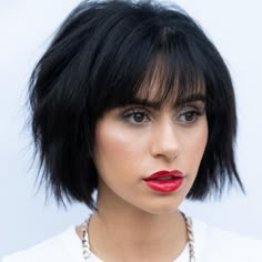 40 Chic Layered Bob With Bangs Ideas For 2024 Lob Haircut Layered, Low Maintenance Short Haircut, Layered Bob With Bangs, Flapper Girls, Short Bob Cuts, Large Curls, Short Curly Haircuts