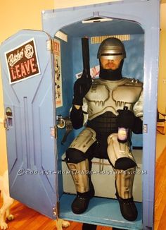 21 Coolest Homemade 80s Movie Costumes for a Totally Rad Halloween Porta Potty, Blue Spray Paint