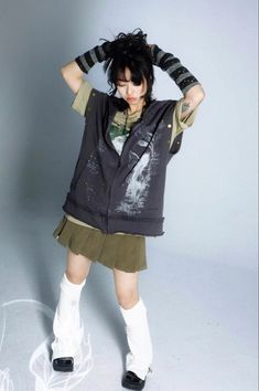 Y2k Grunge Mini Skirt, K Streetwear, 2000 Japanese Fashion Y2k, Chinese 2000s Y2k Style, Y2k Fashion Chinese, Y2k Asian Outfits, Japanese City Pop Fashion, Early 2000s Japanese Aesthetic, 90s Punk Fashion Soft Grunge