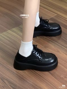 Korean Black Shoes For School, Nike Shoes Women Fashion, Shoes For School, Baby Pink Aesthetic, Korean Casual Outfits, Fashion Hacks Clothes, Nike Shoes Women, Pretty Shoes, Black Colour