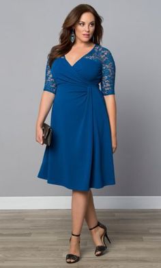 Plus Size Wedding Dresses With Sleeves, Dresses For Apple Shape, Plus Size Wedding Guest Dresses, Plus Size Cocktail Dresses, Vestido Plus Size, Cocktail Dress Lace, Plus Size Wedding, Style Tips, Dress And Heels