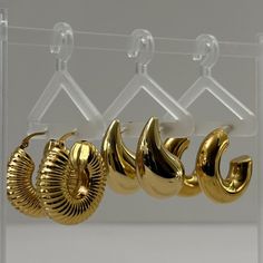 earrings you need in your summer rotation 🔁 Earings 2024, Aretes Aesthetic, Jewelry Packaging Design, Jewellery Photography Inspiration, Jewelry Product Shots, Feminine Jewelry, Luxe Jewelry, Jewellery Brand, Jewelry Accessories Ideas