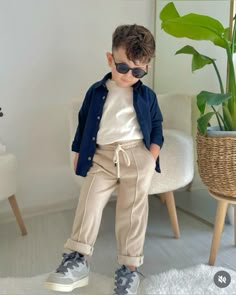 Ootd Kids Boys Outfit, Old Money Baby Boy, Ootd Baby Boy, Old Money Kids, Baby Boy Ootd, How To Look Smart, Stylish Kids Boys, Boys Dressing Style, Ootd Boy