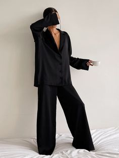 Pijamas Women, Wide Leg Pant Suit, Pyjama Satin, Pajama Fashion, Silk Sleepwear, Silk Pajama Set, Long Sleeve Tops Casual, Satin Pyjama Set, Satin Shirt