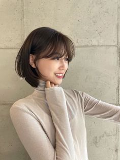 Short Hairstyle Korean Women, Short Hair Style For Round Faces And Thick Hair, Haircut Short Hair Korean, Korean Short Hair Bob, Korean Layered Bob, Short Haircut Korean Style, Short Korean Haircut, Short Hair With Bangs Korean, Japanese Short Haircut