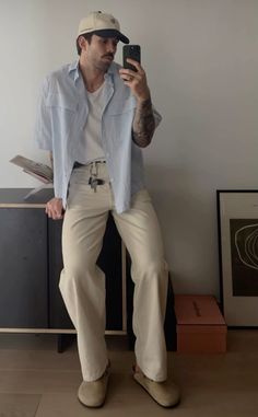 Blue shirt with white tee, beige pants and birkenstock boston Summer Birkenstock Outfit, Birkenstock Boston Outfit Men, Japanese Streetwear Mens, Americana Fashion Men, Daniel Simmons, Beige Pants Outfit, Shorts Summer Outfit, Khaki Pants Outfit, White Pants Outfit