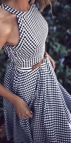 Gingham dress. Chic Summer Outfits, Winter Trends, Maxi Skirts, Elie Saab, A Dress, Playsuit, Look Fashion